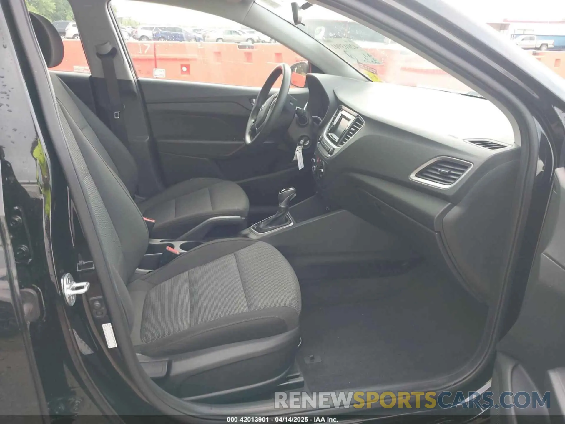 5 Photograph of a damaged car 3KPC24A62ME147077 HYUNDAI ACCENT 2021