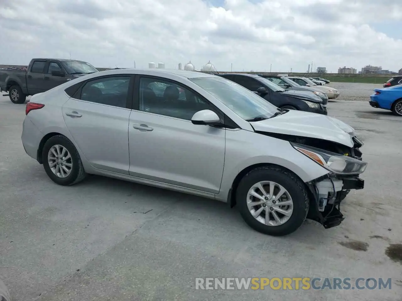 4 Photograph of a damaged car 3KPC24A63ME139568 HYUNDAI ACCENT 2021