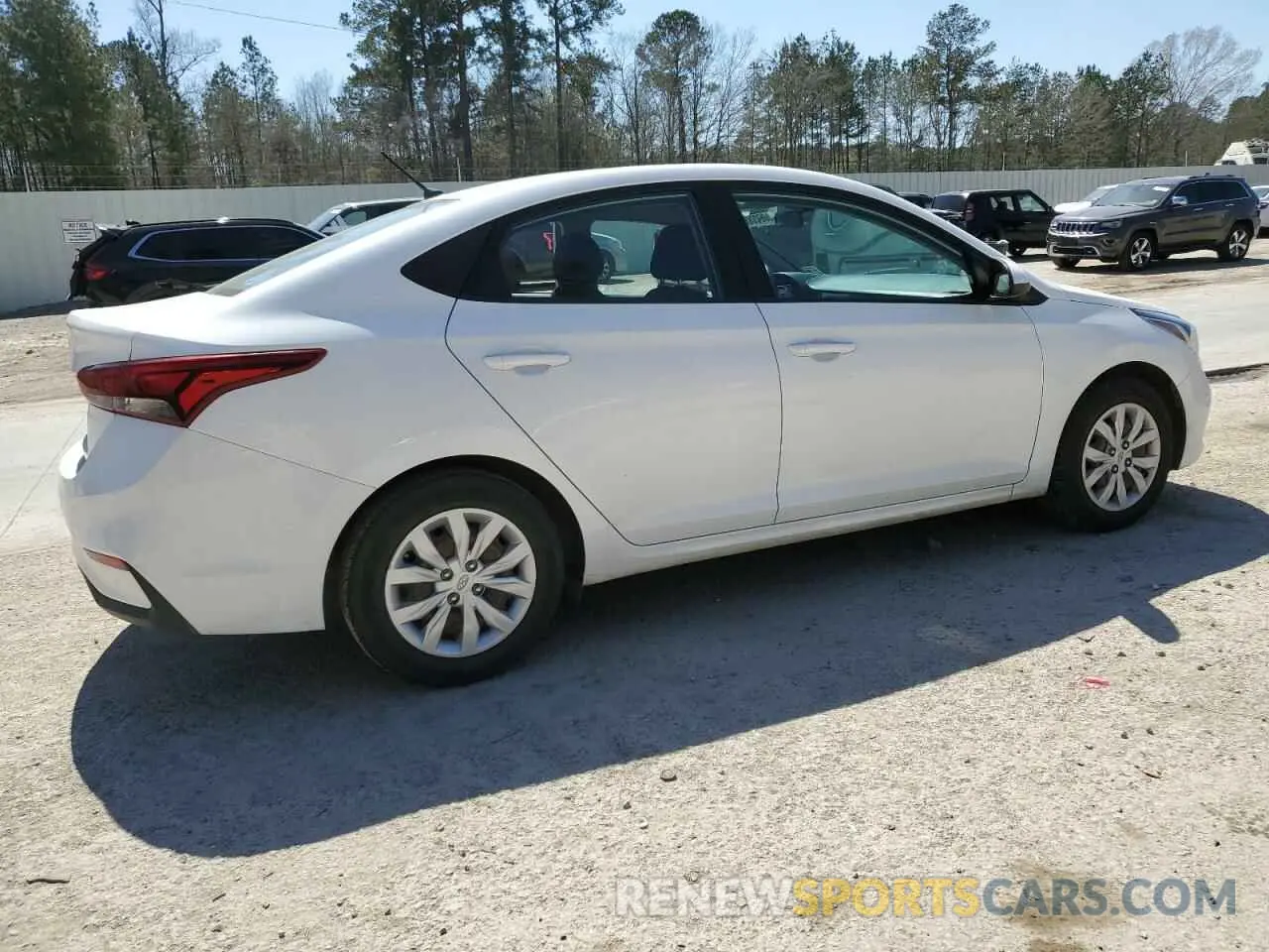 3 Photograph of a damaged car 3KPC24A63ME147895 HYUNDAI ACCENT 2021
