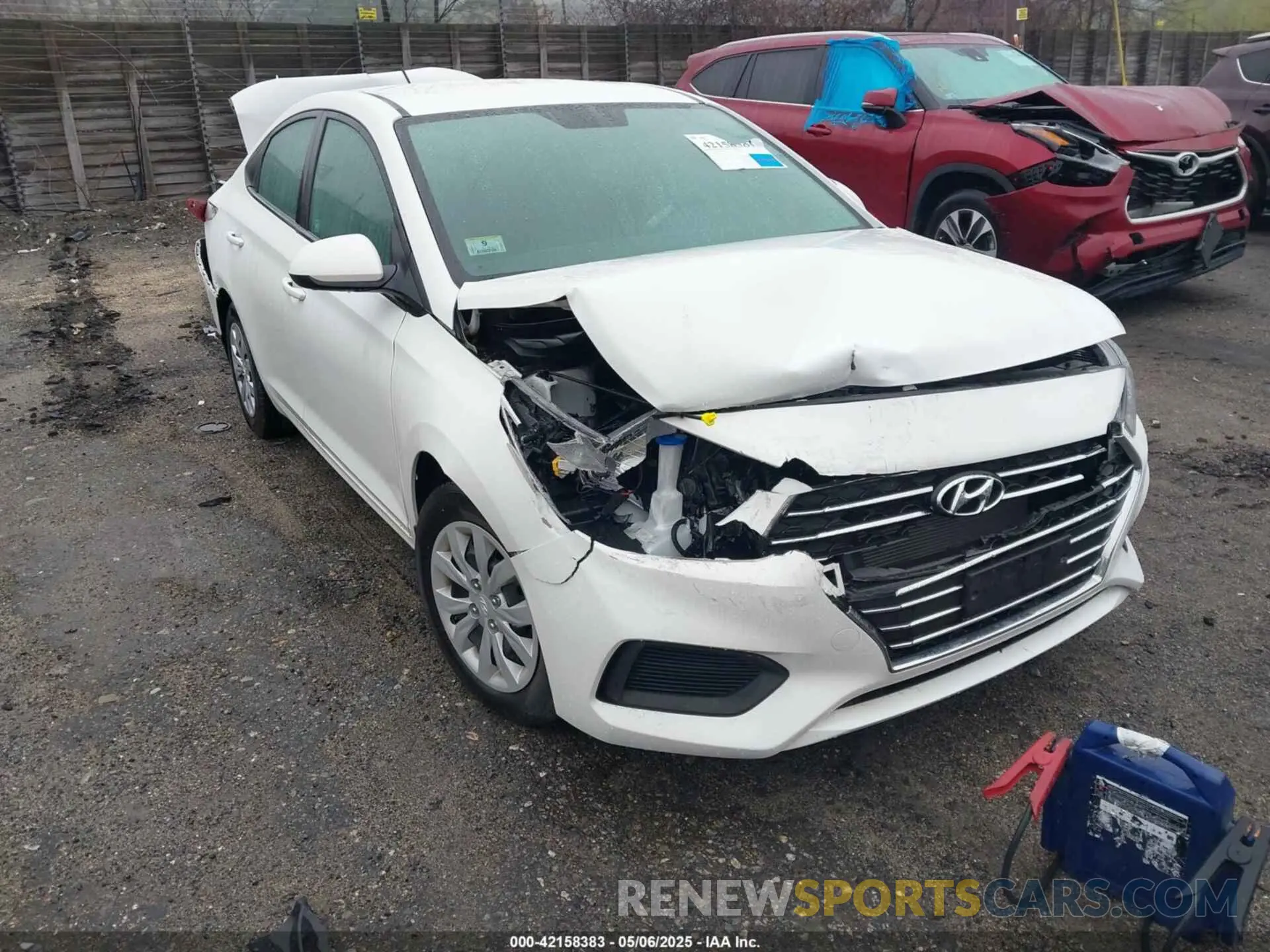 1 Photograph of a damaged car 3KPC24A63ME152837 HYUNDAI ACCENT 2021