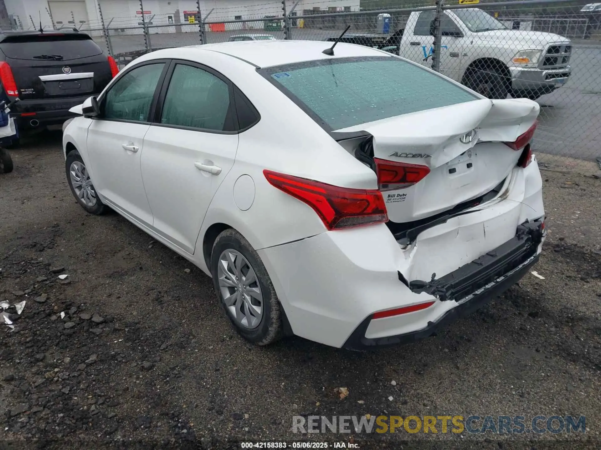 3 Photograph of a damaged car 3KPC24A63ME152837 HYUNDAI ACCENT 2021