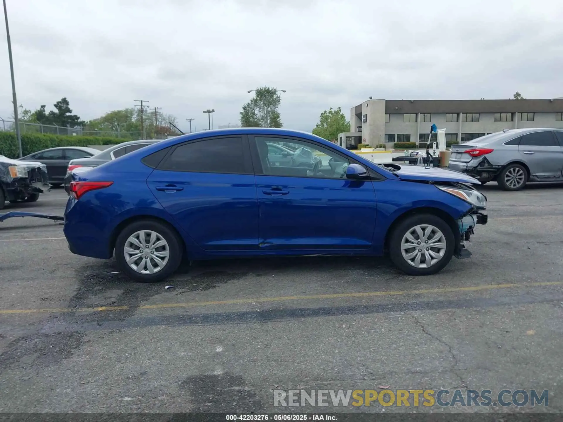 14 Photograph of a damaged car 3KPC24A64ME132662 HYUNDAI ACCENT 2021