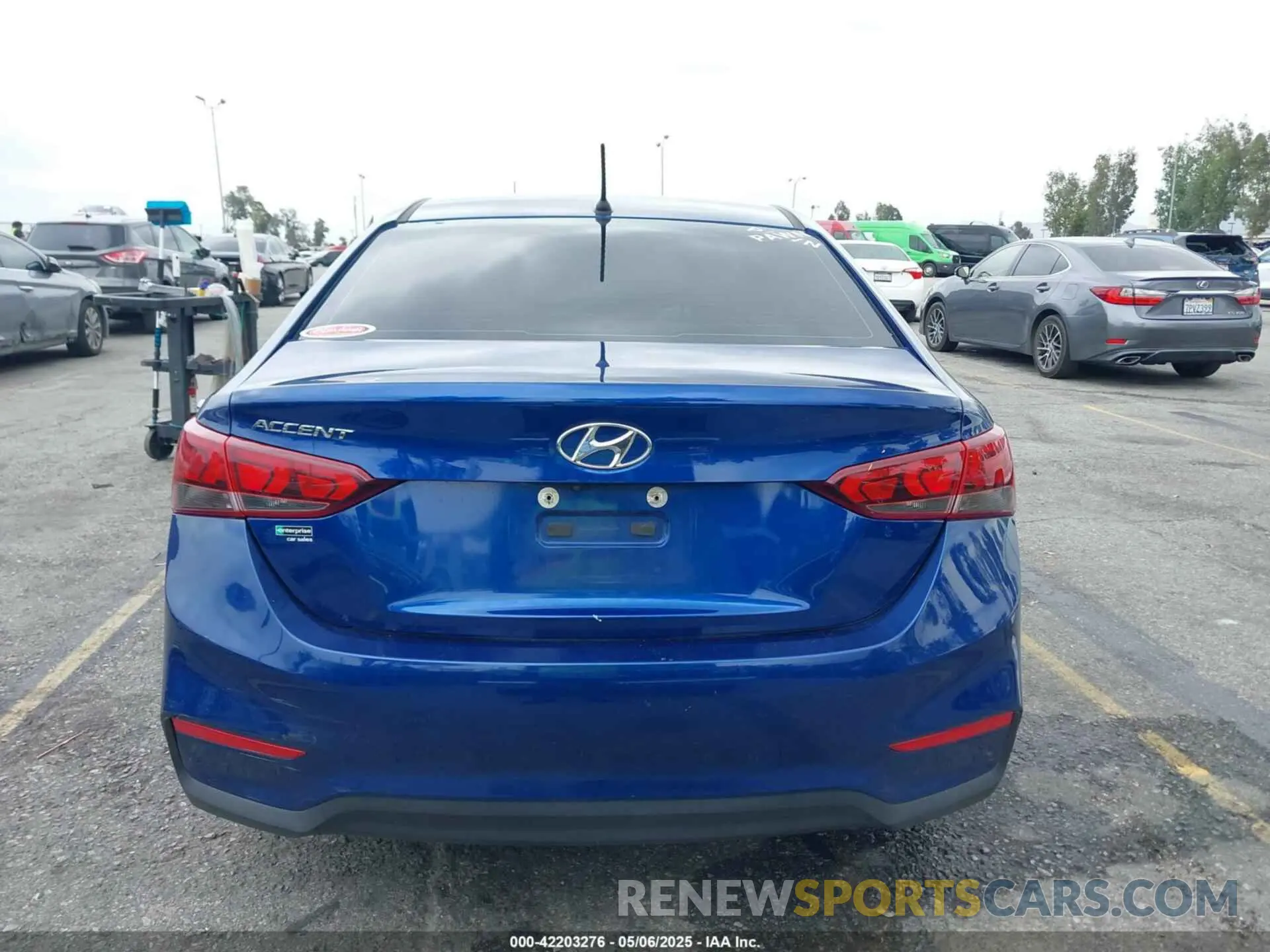 17 Photograph of a damaged car 3KPC24A64ME132662 HYUNDAI ACCENT 2021