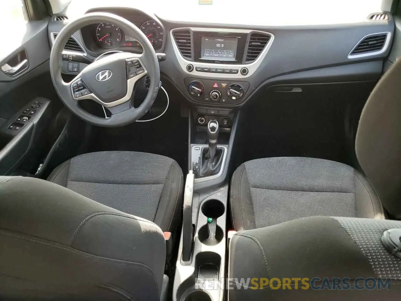8 Photograph of a damaged car 3KPC24A65ME132265 HYUNDAI ACCENT 2021