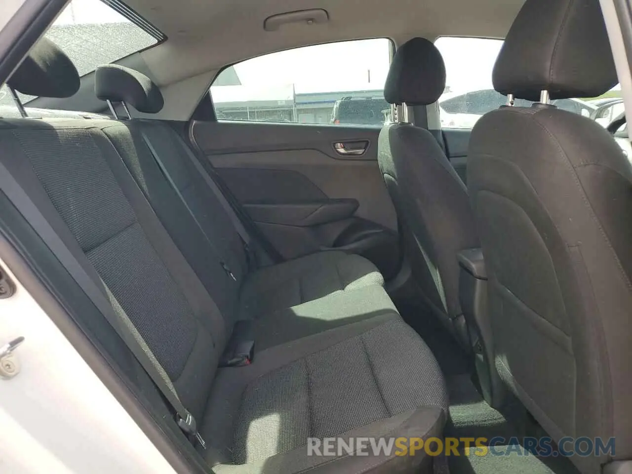 10 Photograph of a damaged car 3KPC24A65ME137515 HYUNDAI ACCENT 2021