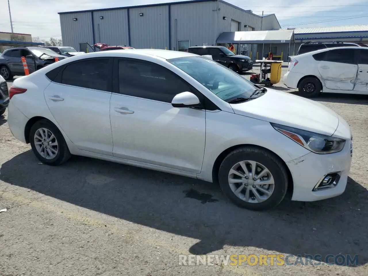 4 Photograph of a damaged car 3KPC24A65ME137515 HYUNDAI ACCENT 2021