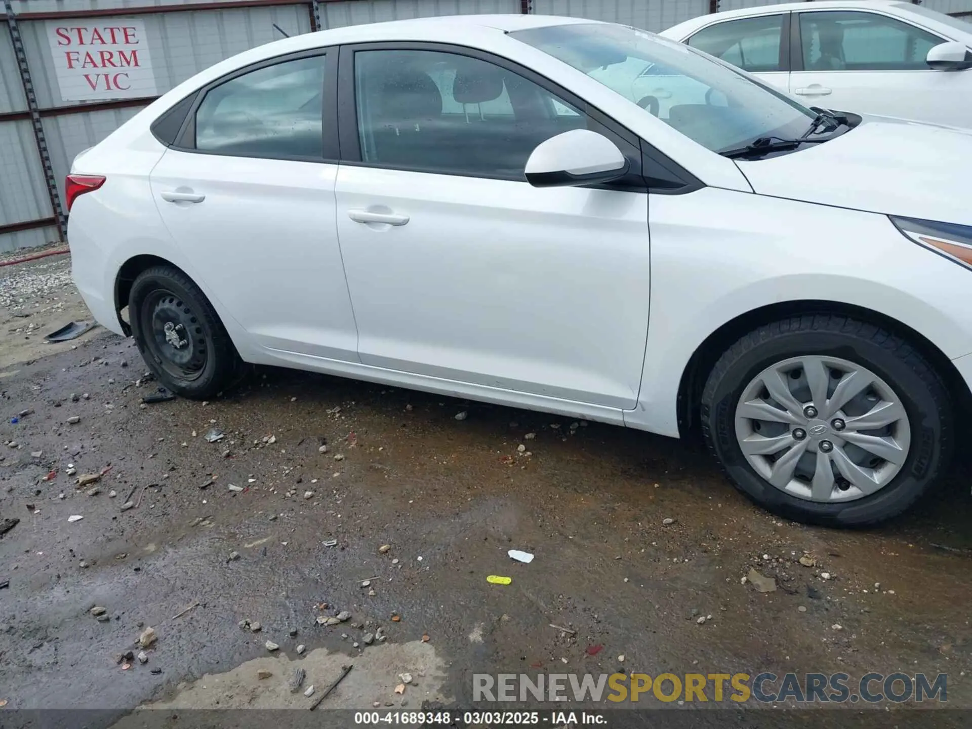 14 Photograph of a damaged car 3KPC24A65ME149471 HYUNDAI ACCENT 2021