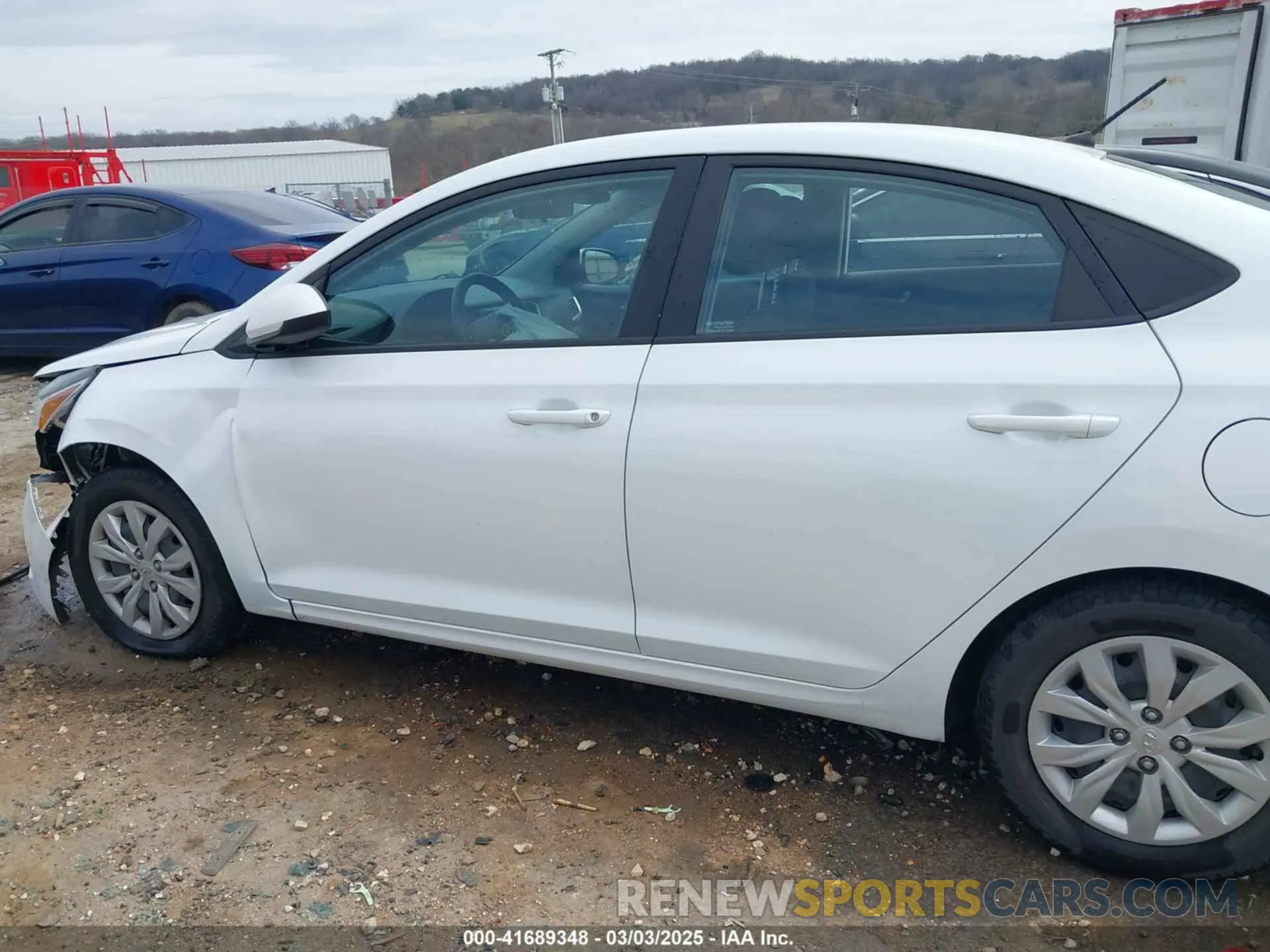 15 Photograph of a damaged car 3KPC24A65ME149471 HYUNDAI ACCENT 2021