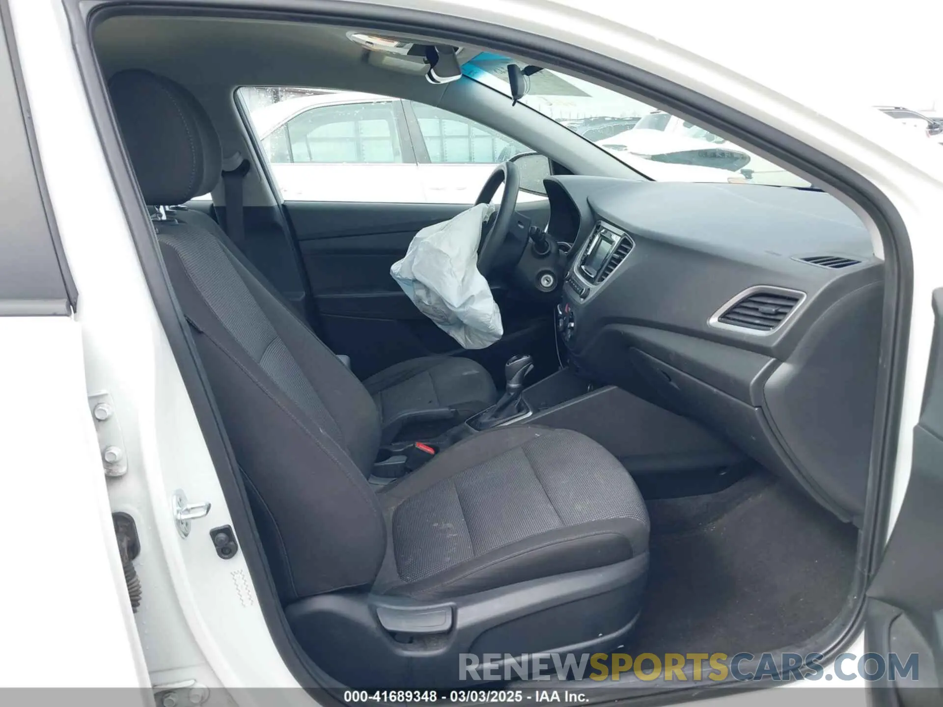 5 Photograph of a damaged car 3KPC24A65ME149471 HYUNDAI ACCENT 2021