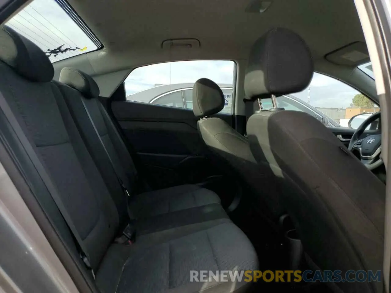 10 Photograph of a damaged car 3KPC24A65ME149499 HYUNDAI ACCENT 2021