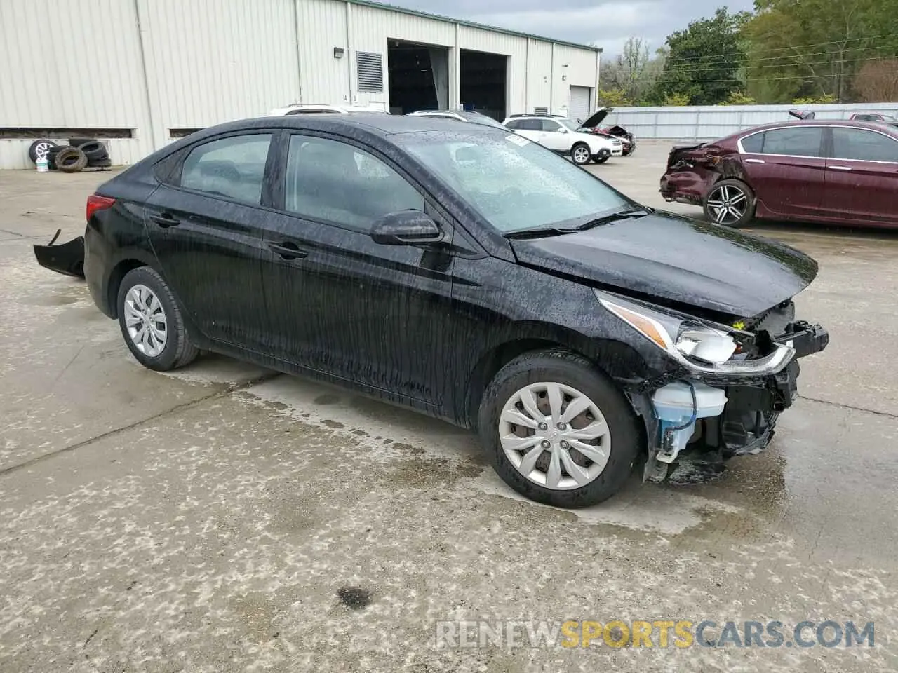 4 Photograph of a damaged car 3KPC24A66ME129861 HYUNDAI ACCENT 2021