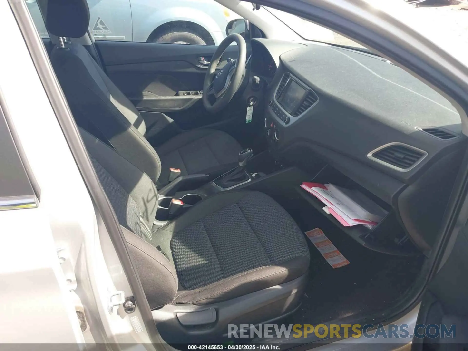 5 Photograph of a damaged car 3KPC24A66ME136728 HYUNDAI ACCENT 2021