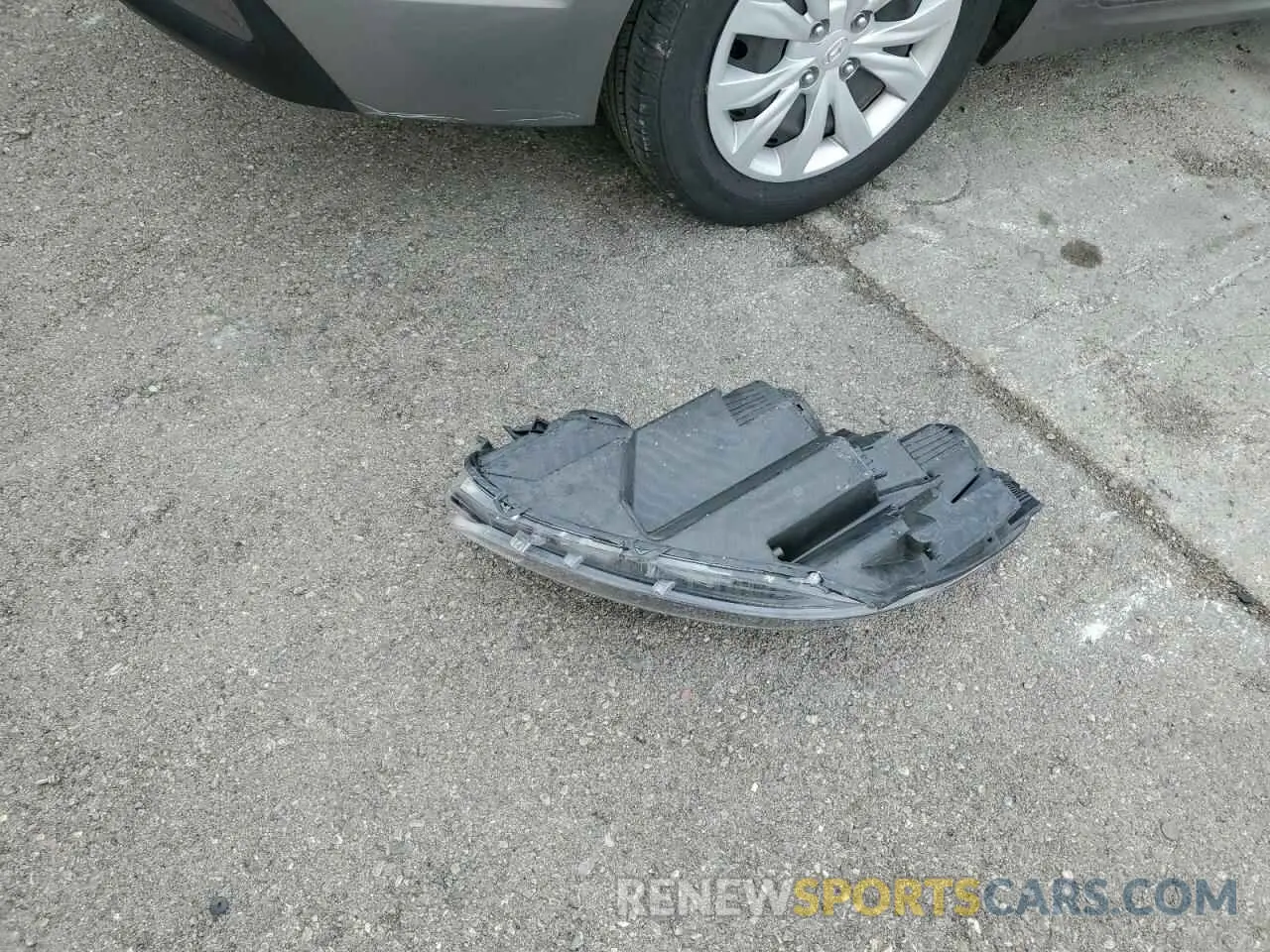 12 Photograph of a damaged car 3KPC24A66ME149348 HYUNDAI ACCENT 2021