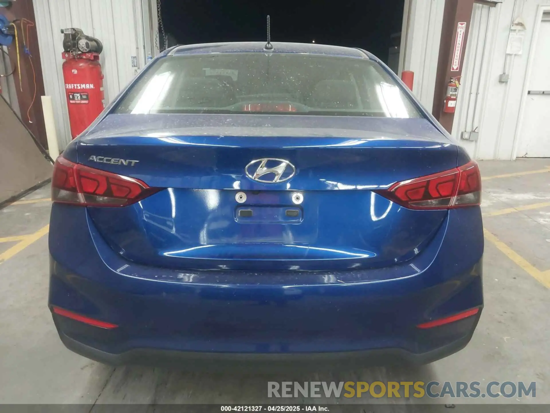 17 Photograph of a damaged car 3KPC24A67ME139394 HYUNDAI ACCENT 2021