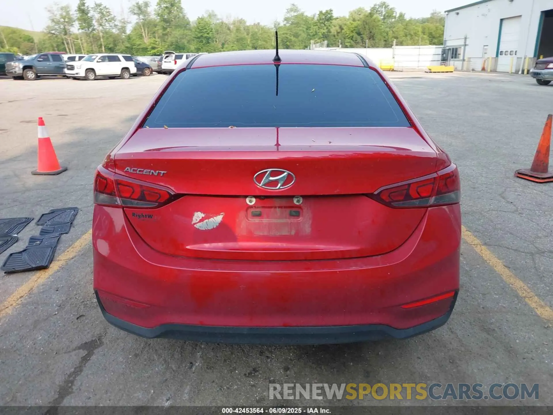 16 Photograph of a damaged car 3KPC24A67ME146362 HYUNDAI ACCENT 2021