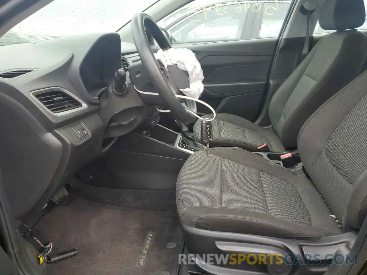 7 Photograph of a damaged car 3KPC24A68ME132390 HYUNDAI ACCENT 2021