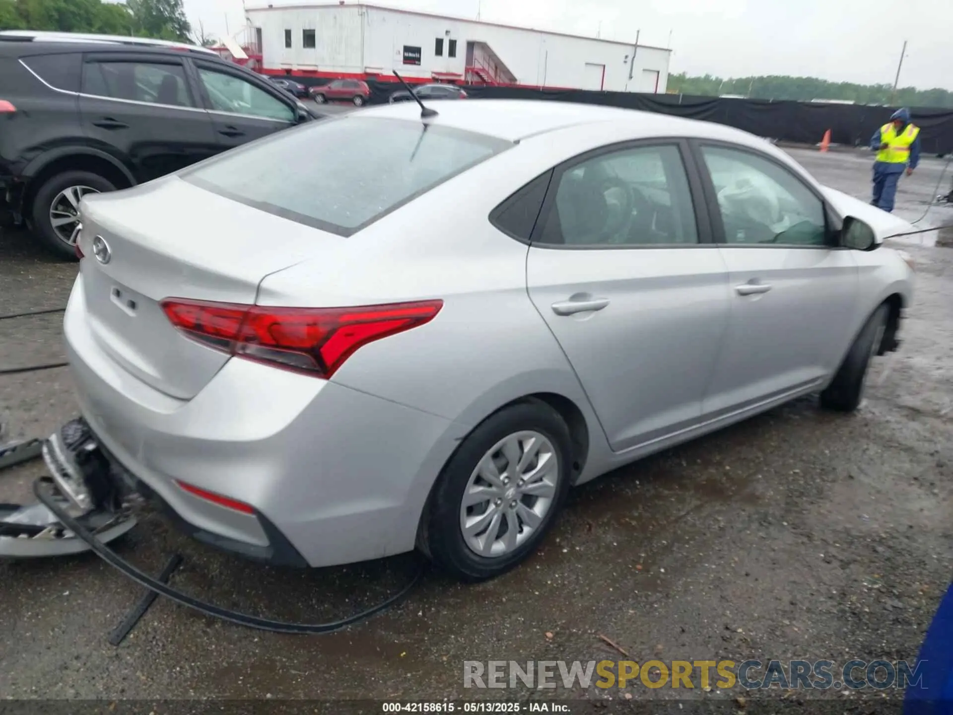 4 Photograph of a damaged car 3KPC24A68ME137279 HYUNDAI ACCENT 2021