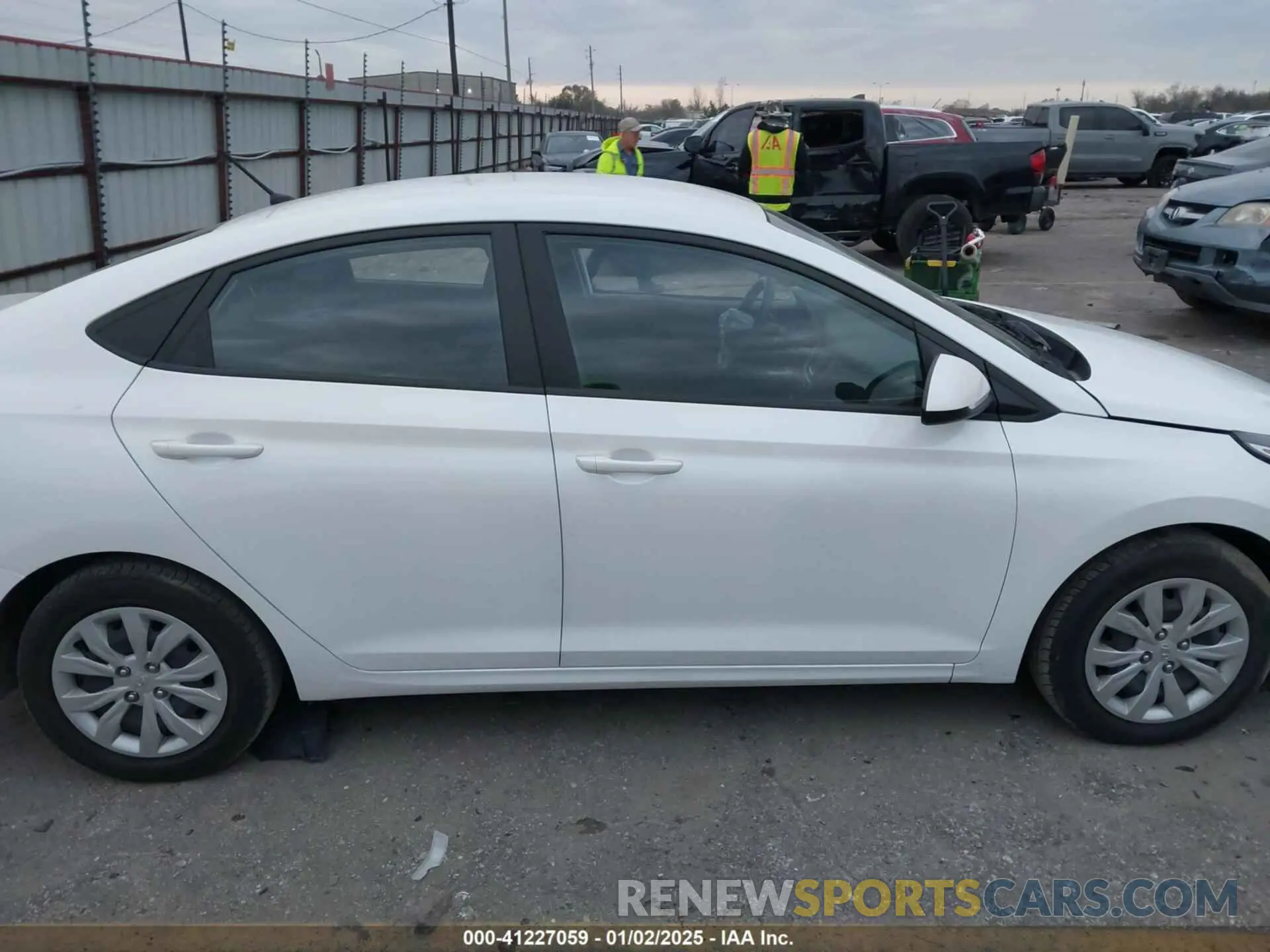13 Photograph of a damaged car 3KPC24A69ME130602 HYUNDAI ACCENT 2021