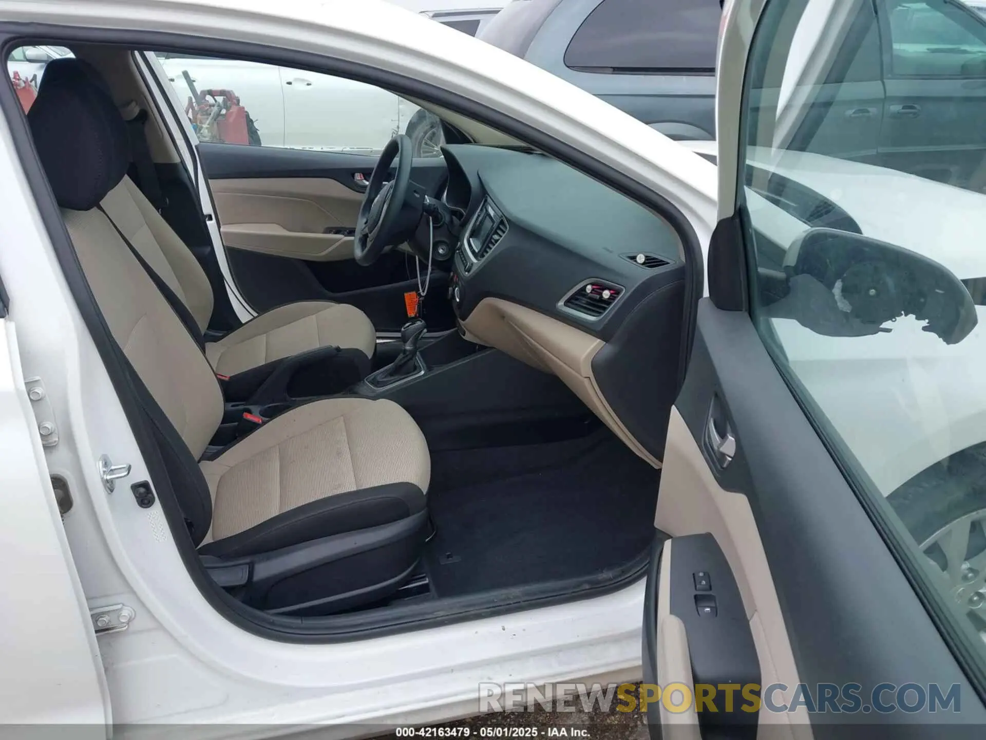 5 Photograph of a damaged car 3KPC24A61NE171775 HYUNDAI ACCENT 2022