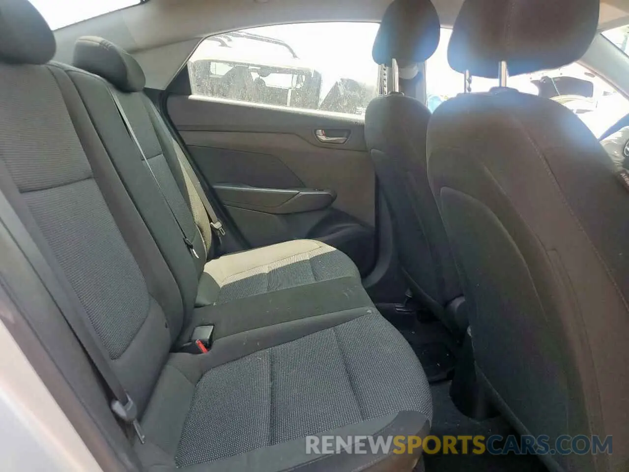 10 Photograph of a damaged car 3KPC24A63NE157747 HYUNDAI ACCENT 2022