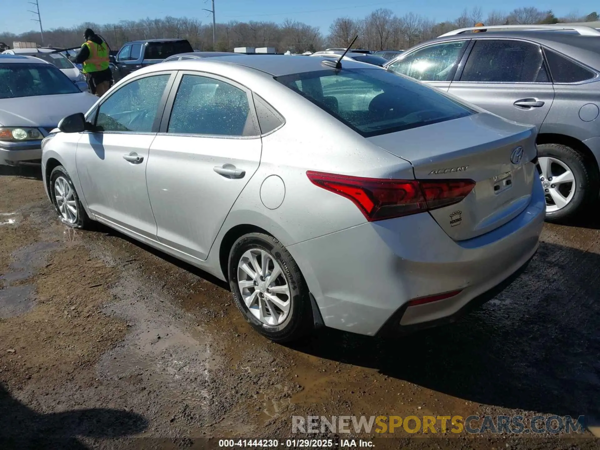 3 Фотография поврежденного автомобиля 3KPC24A64NE157918 HYUNDAI ACCENT 2022