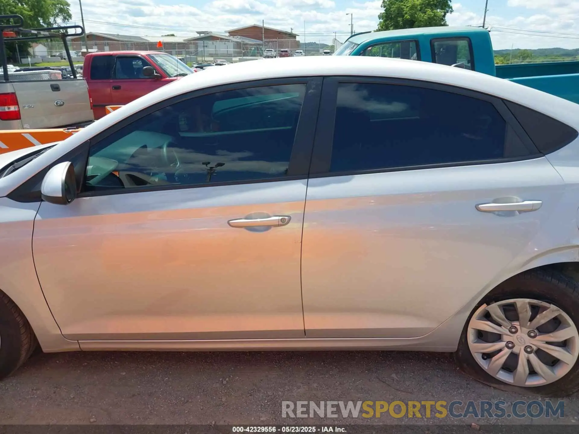 14 Photograph of a damaged car 3KPC24A66NE185218 HYUNDAI ACCENT 2022
