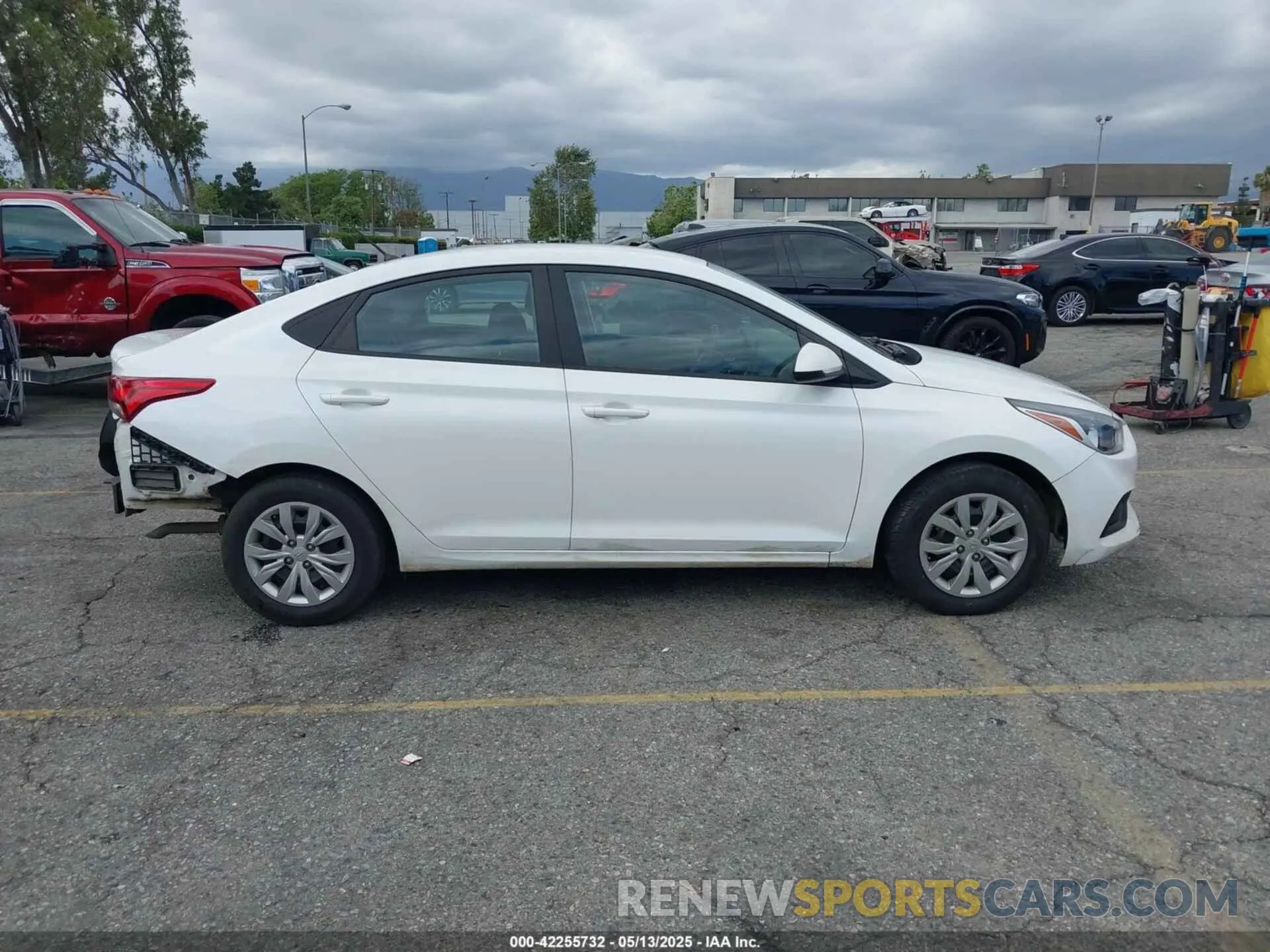 13 Photograph of a damaged car 3KPC24A67NE177354 HYUNDAI ACCENT 2022