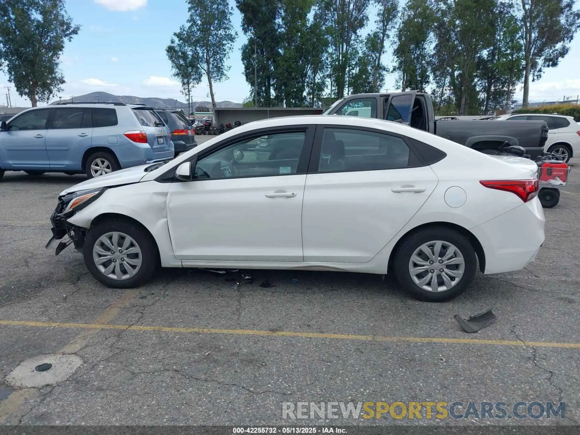 14 Photograph of a damaged car 3KPC24A67NE177354 HYUNDAI ACCENT 2022