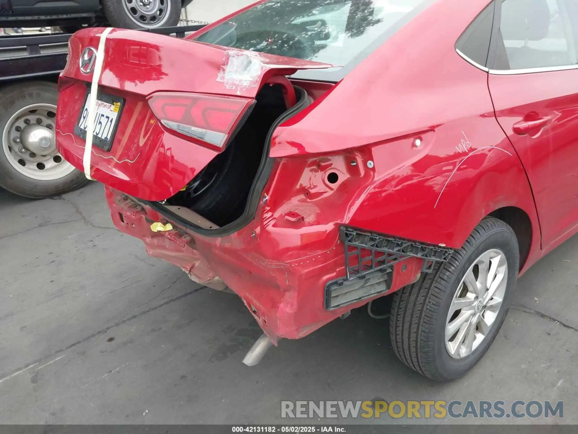18 Photograph of a damaged car 3KPC24A68NE175452 HYUNDAI ACCENT 2022