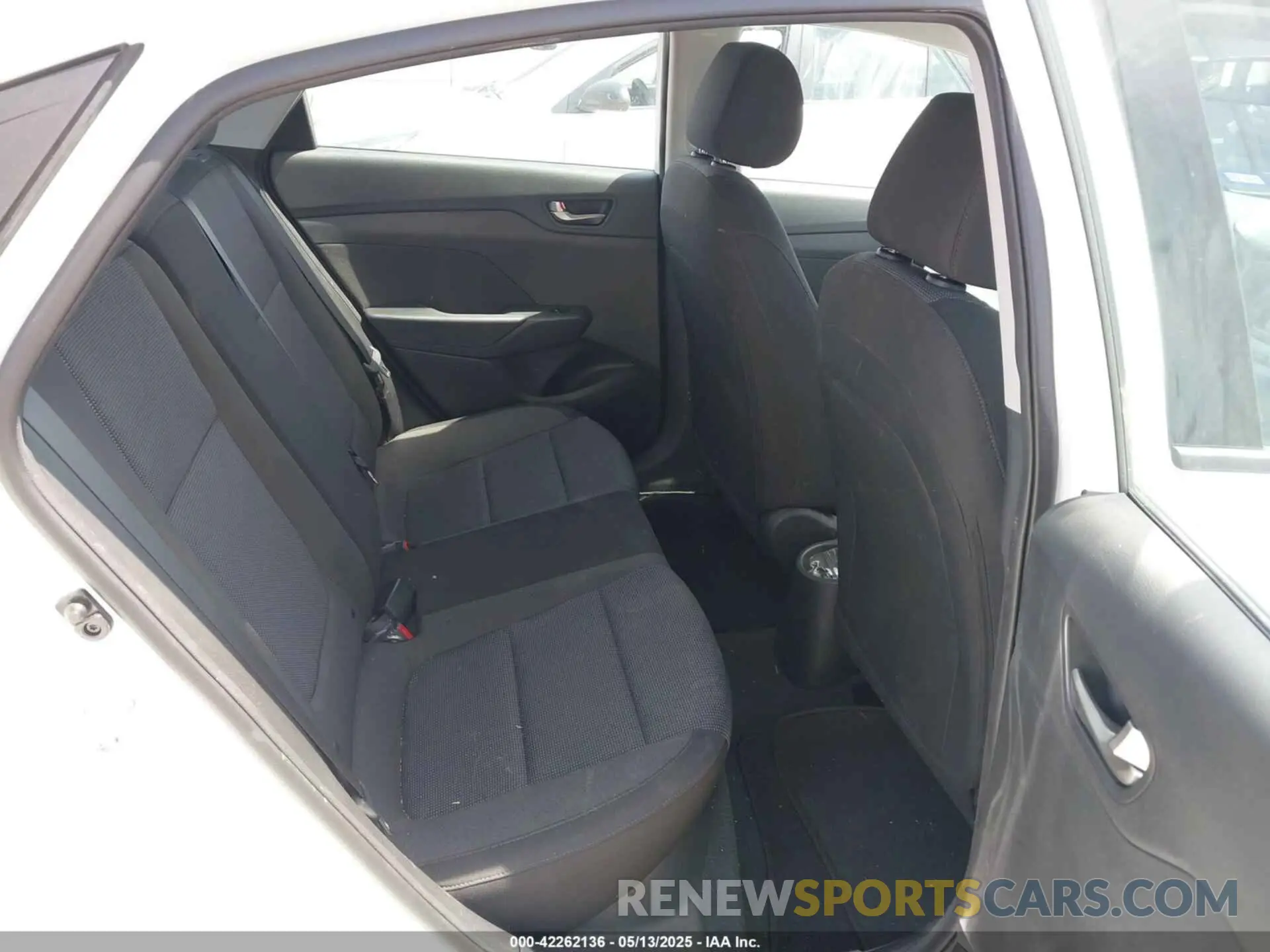 8 Photograph of a damaged car 3KPC24A69NE168123 HYUNDAI ACCENT 2022