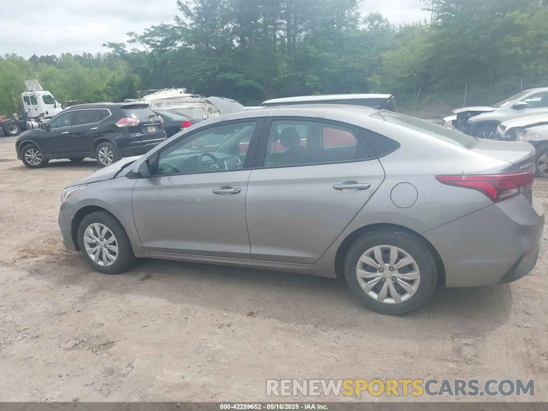 14 Photograph of a damaged car 3KPC24A69NE183575 HYUNDAI ACCENT 2022