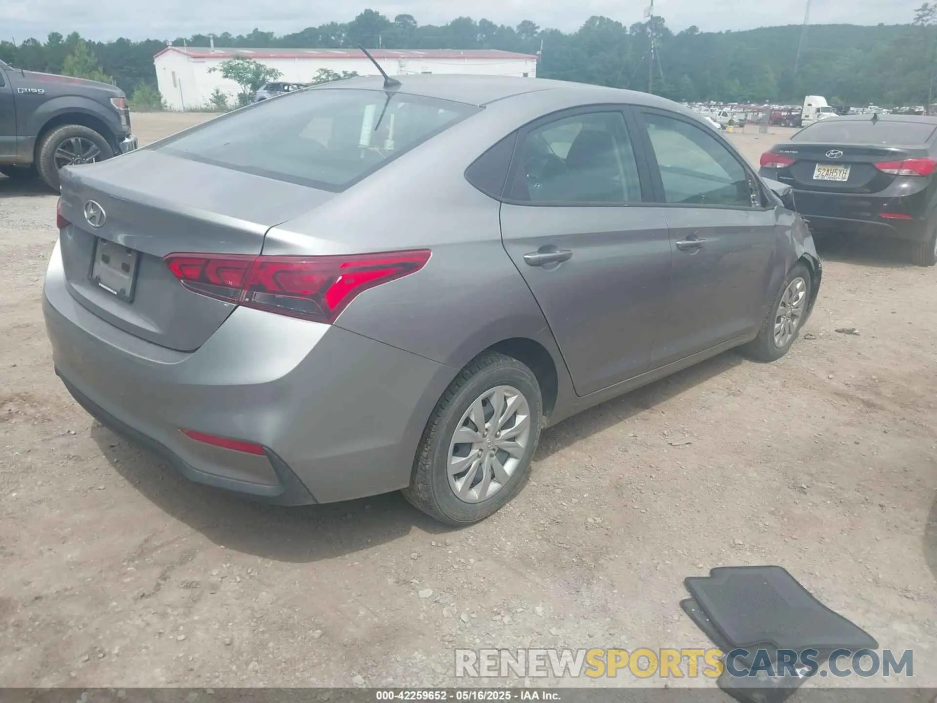 4 Photograph of a damaged car 3KPC24A69NE183575 HYUNDAI ACCENT 2022