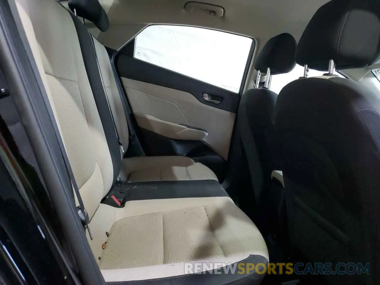 10 Photograph of a damaged car 3KPC24A6XNE153761 HYUNDAI ACCENT 2022