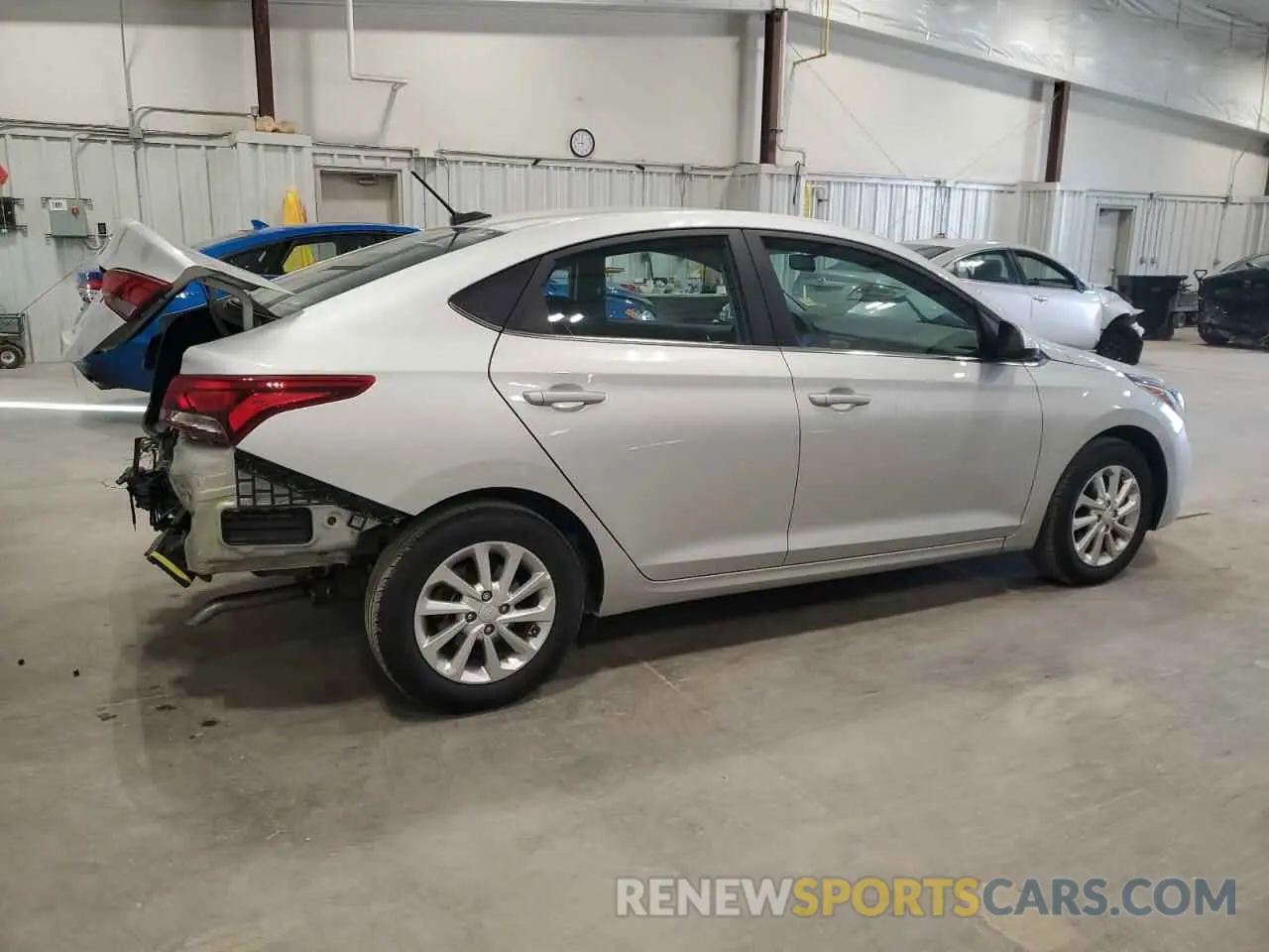 3 Фотография поврежденного автомобиля 3KPC24A6XNE189773 HYUNDAI ACCENT 2022
