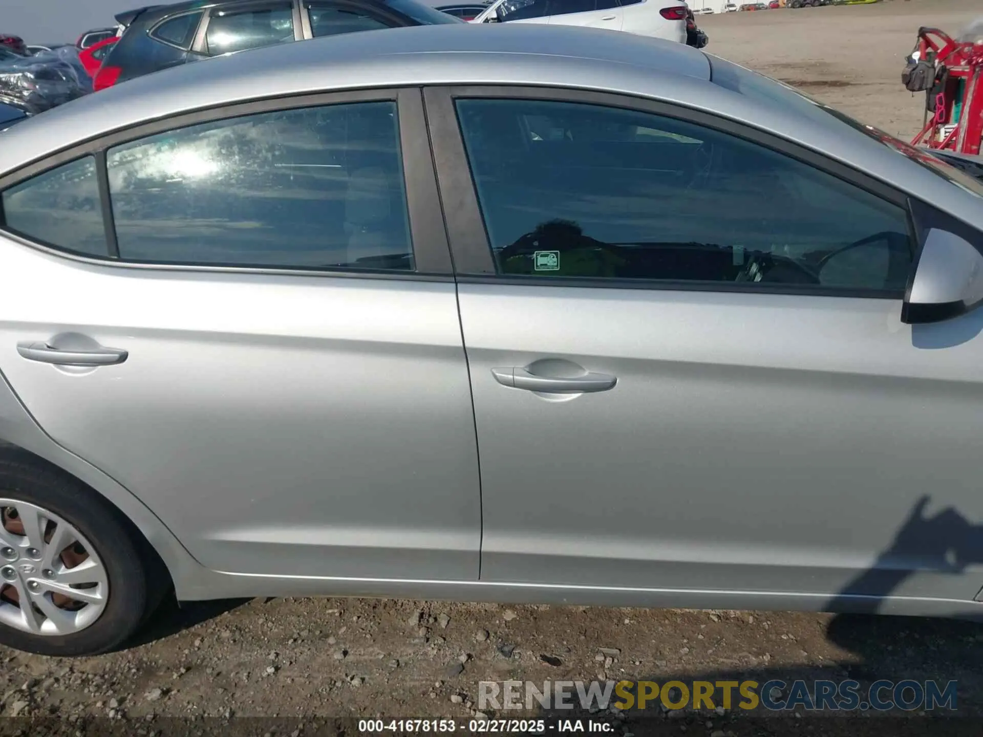 14 Photograph of a damaged car 5NPD74LF0KH433862 HYUNDAI ELANTRA 2019