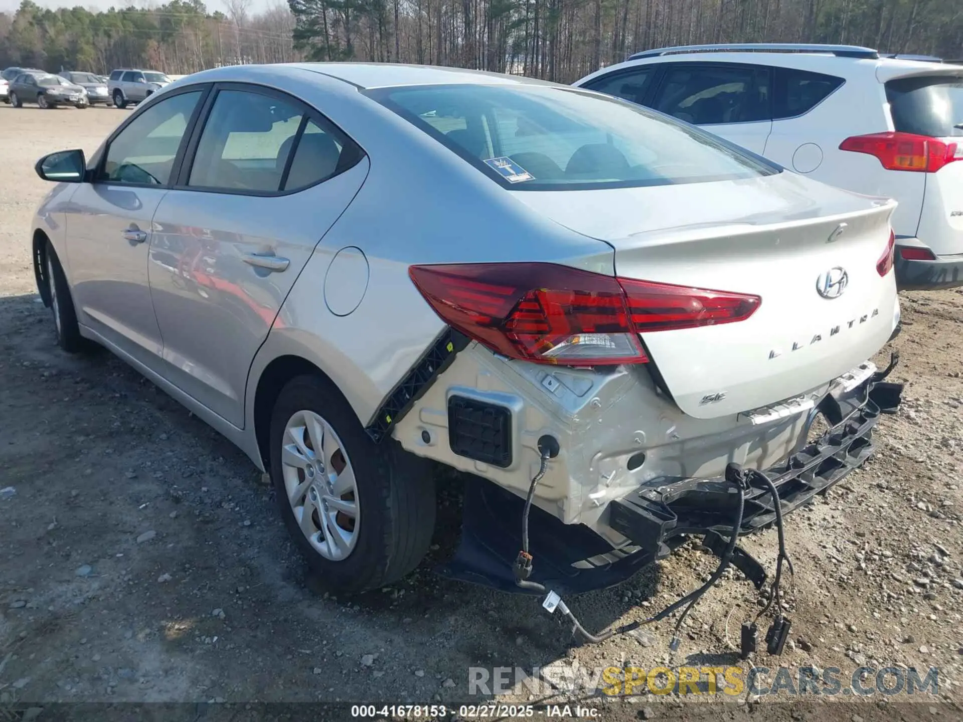 3 Photograph of a damaged car 5NPD74LF0KH433862 HYUNDAI ELANTRA 2019