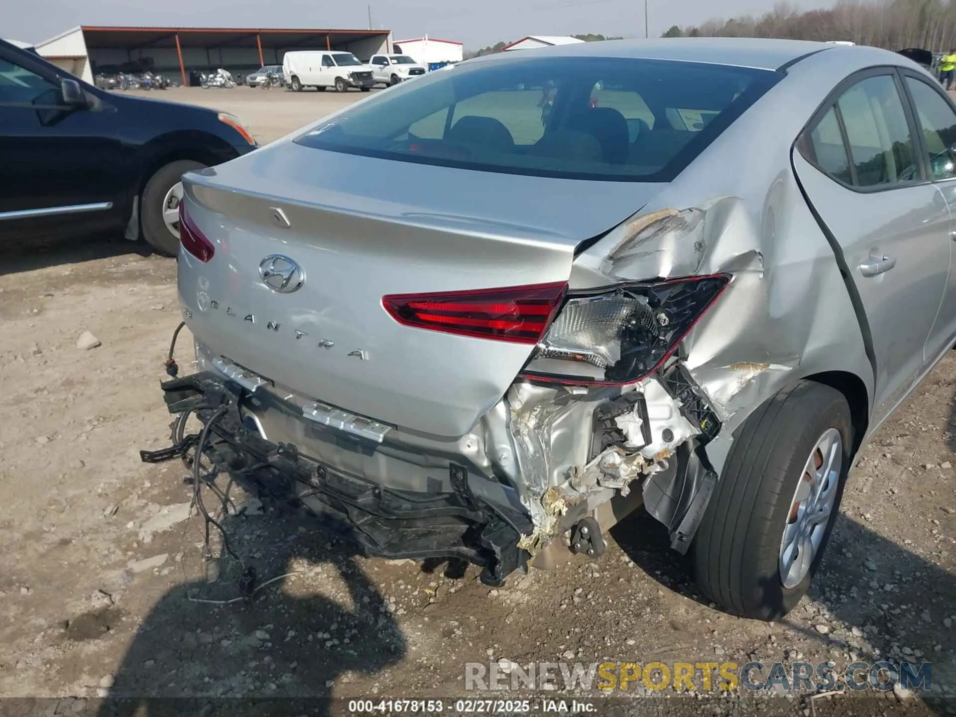 6 Photograph of a damaged car 5NPD74LF0KH433862 HYUNDAI ELANTRA 2019