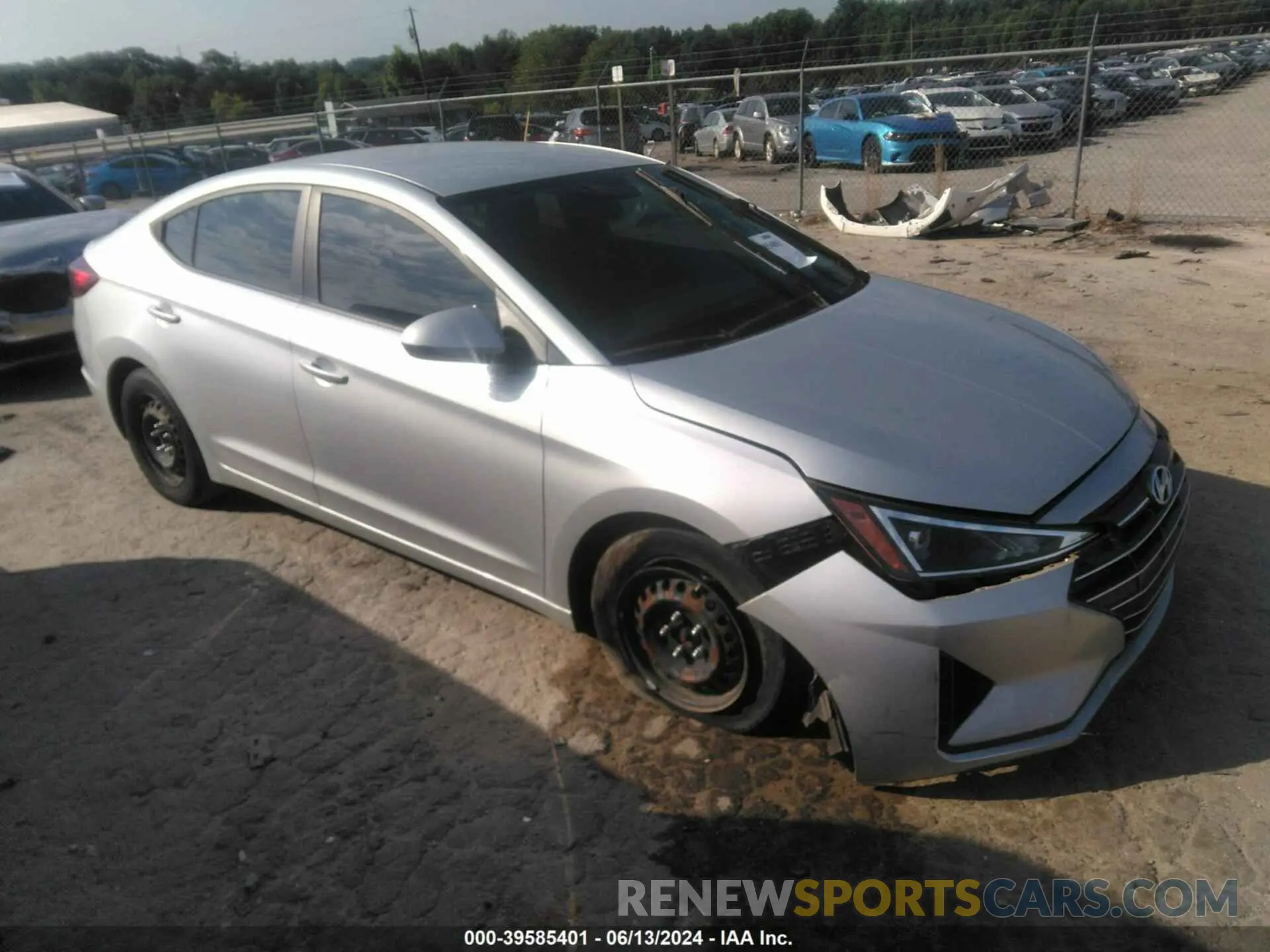 1 Фотография поврежденного автомобиля 5NPD74LF1KH400465 HYUNDAI ELANTRA 2019