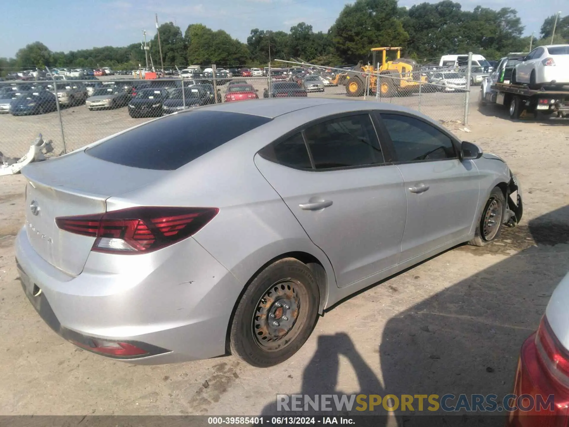 4 Фотография поврежденного автомобиля 5NPD74LF1KH400465 HYUNDAI ELANTRA 2019