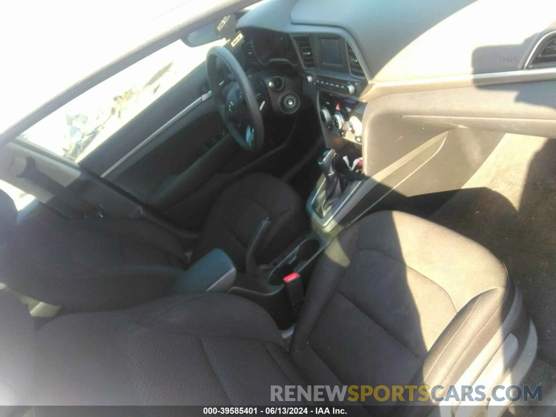 5 Фотография поврежденного автомобиля 5NPD74LF1KH400465 HYUNDAI ELANTRA 2019