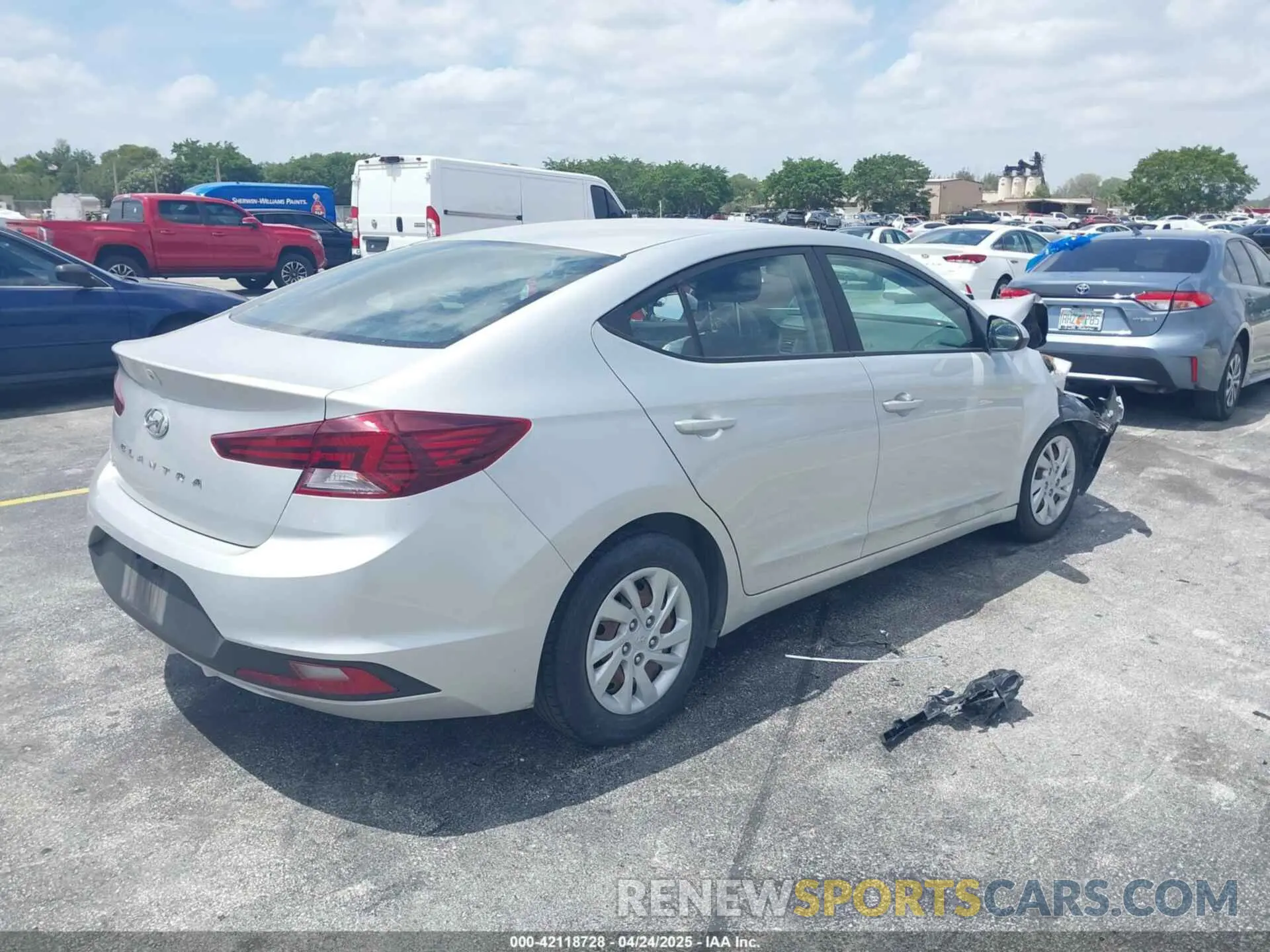 4 Photograph of a damaged car 5NPD74LF1KH430405 HYUNDAI ELANTRA 2019