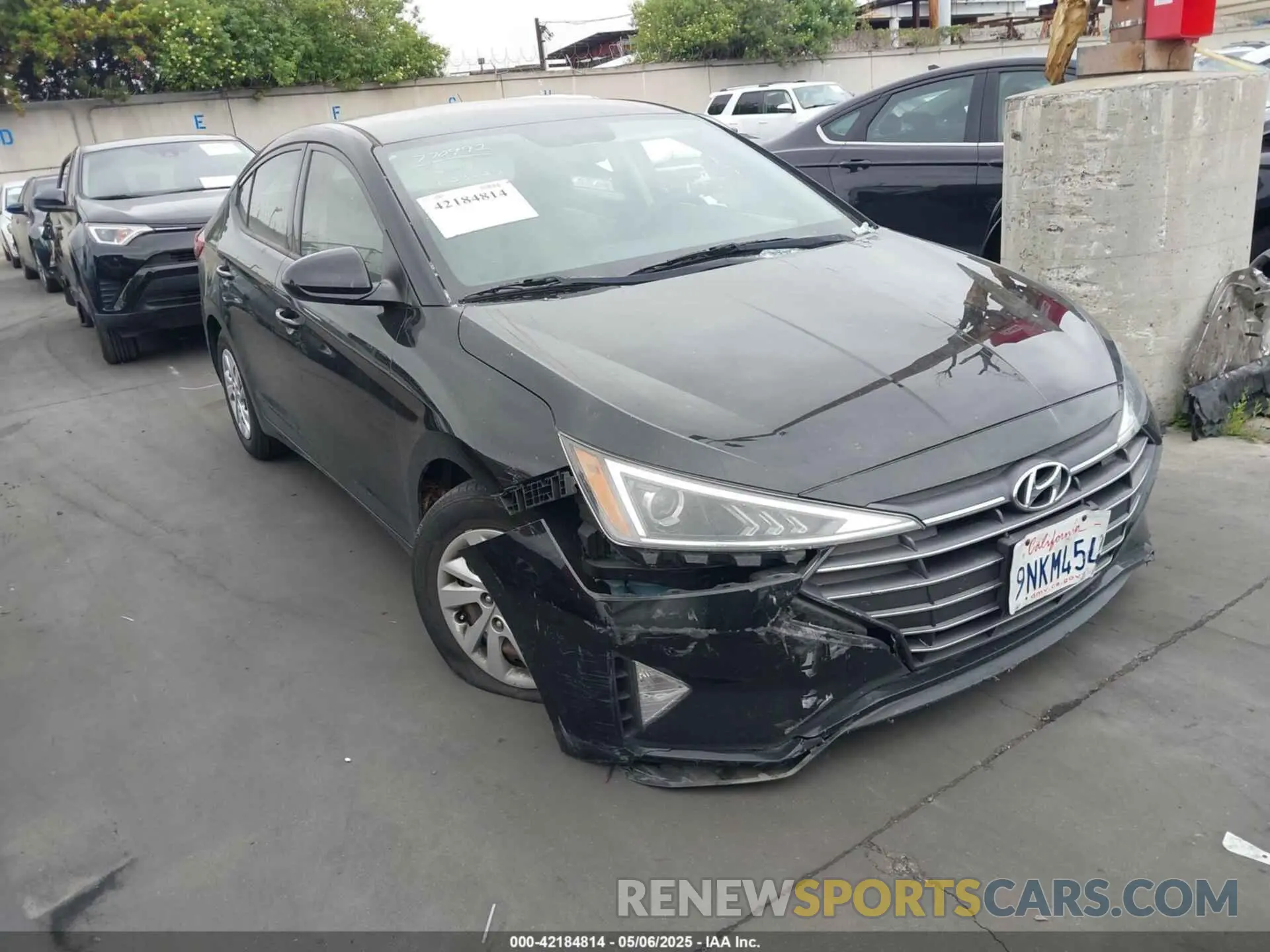 1 Photograph of a damaged car 5NPD74LF1KH493181 HYUNDAI ELANTRA 2019