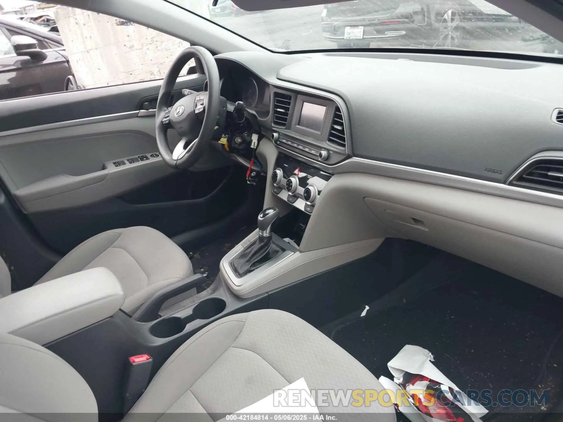 5 Photograph of a damaged car 5NPD74LF1KH493181 HYUNDAI ELANTRA 2019