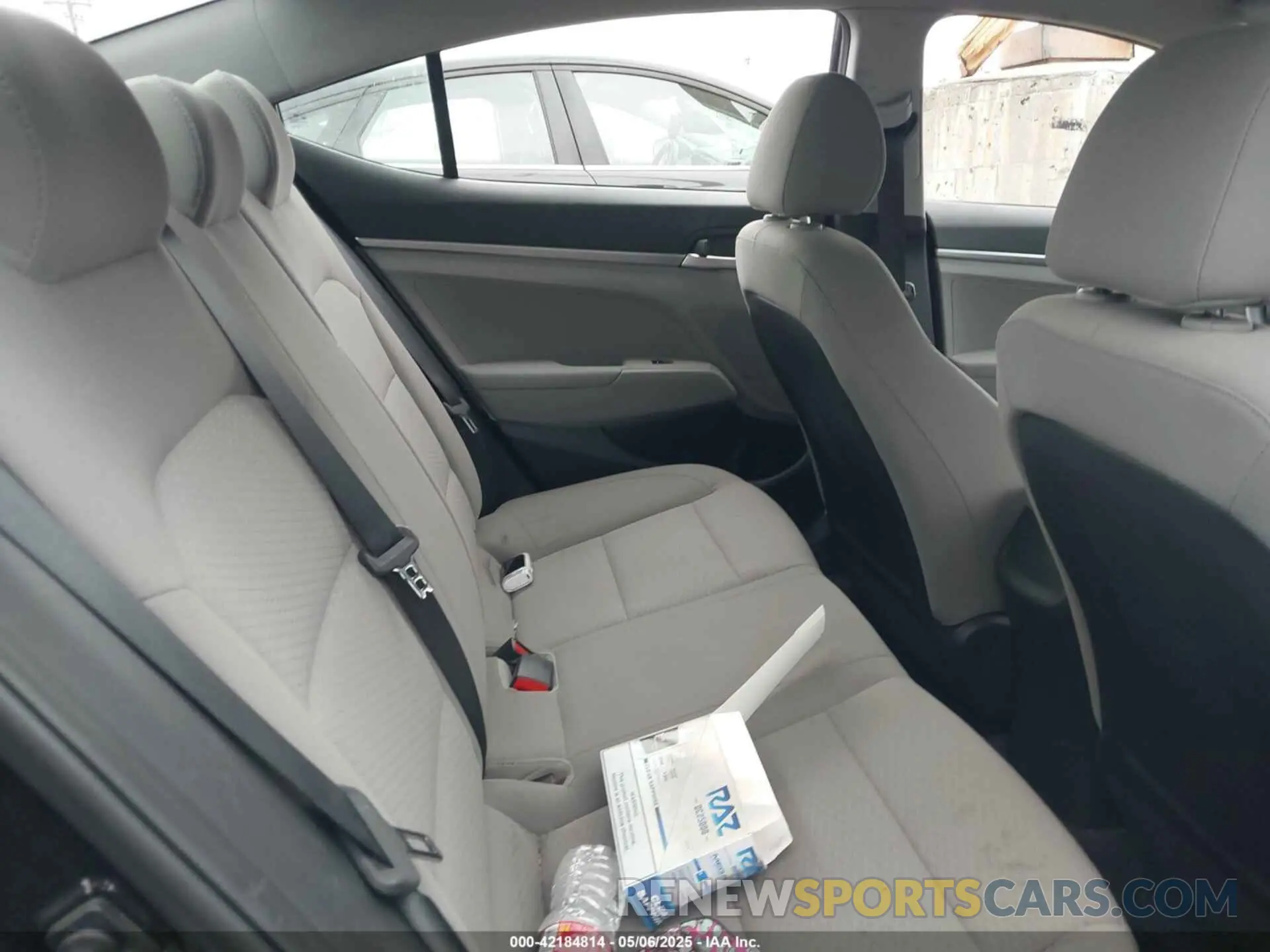8 Photograph of a damaged car 5NPD74LF1KH493181 HYUNDAI ELANTRA 2019