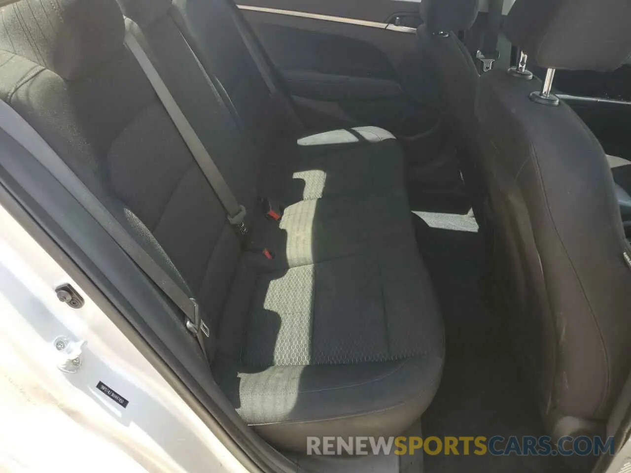 10 Photograph of a damaged car 5NPD74LF3KH447450 HYUNDAI ELANTRA 2019