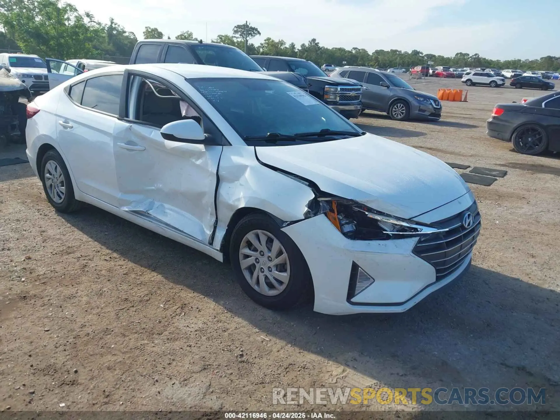 1 Фотография поврежденного автомобиля 5NPD74LF3KH497121 HYUNDAI ELANTRA 2019