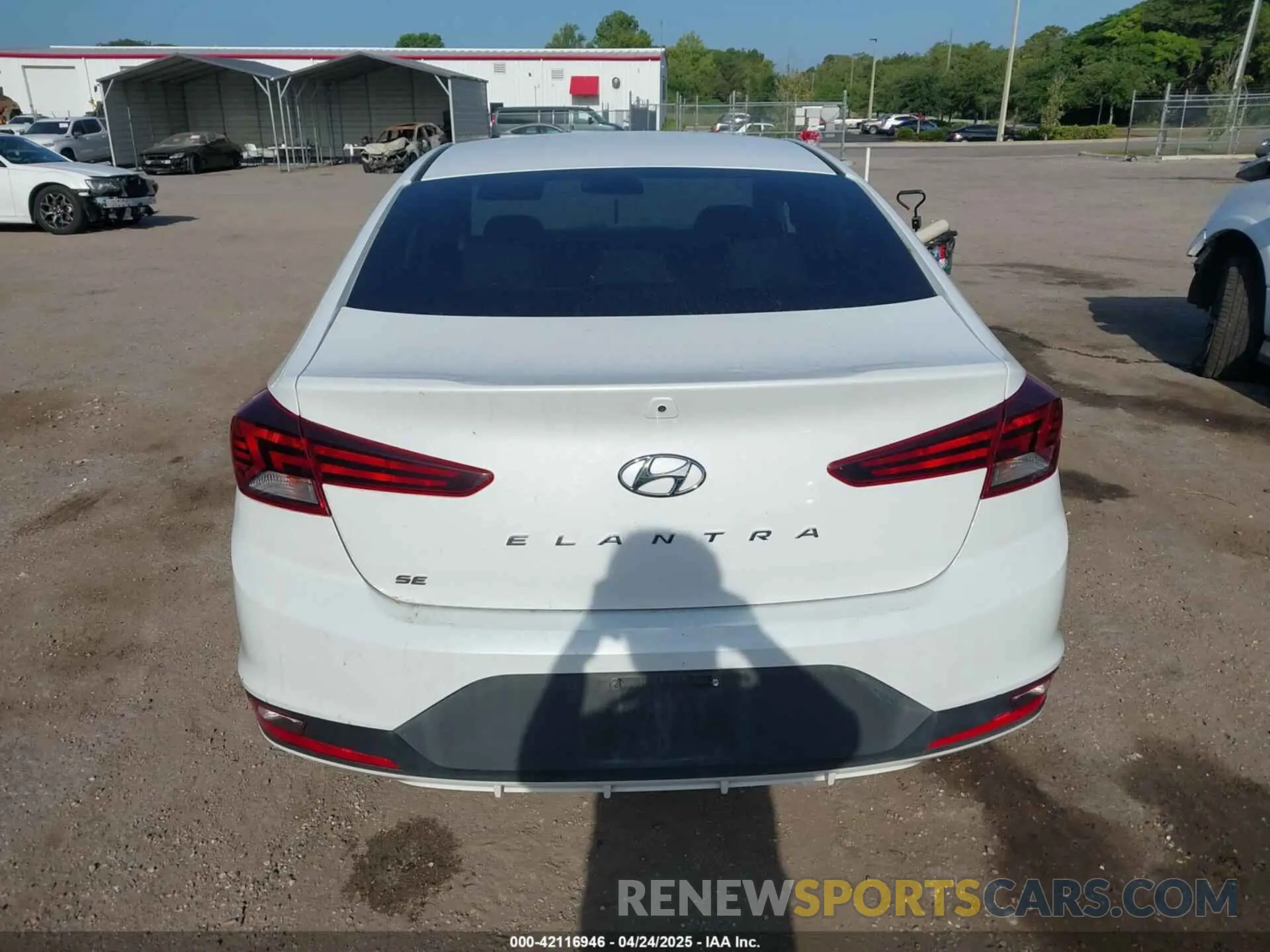 17 Фотография поврежденного автомобиля 5NPD74LF3KH497121 HYUNDAI ELANTRA 2019
