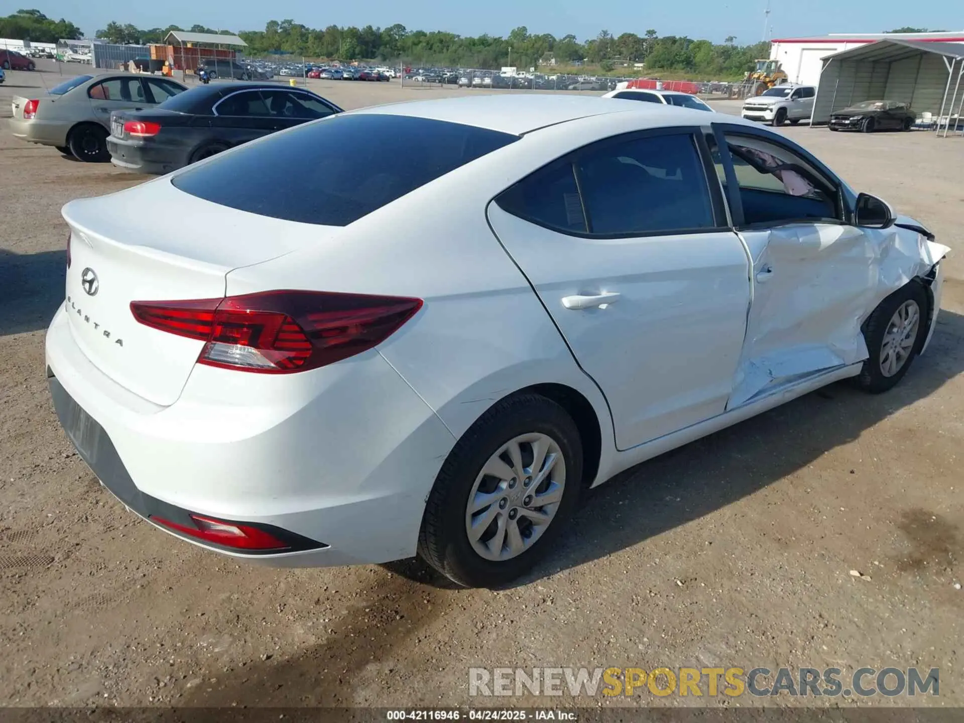 4 Фотография поврежденного автомобиля 5NPD74LF3KH497121 HYUNDAI ELANTRA 2019