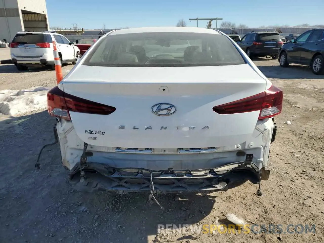 6 Photograph of a damaged car 5NPD74LF4KH424677 HYUNDAI ELANTRA 2019