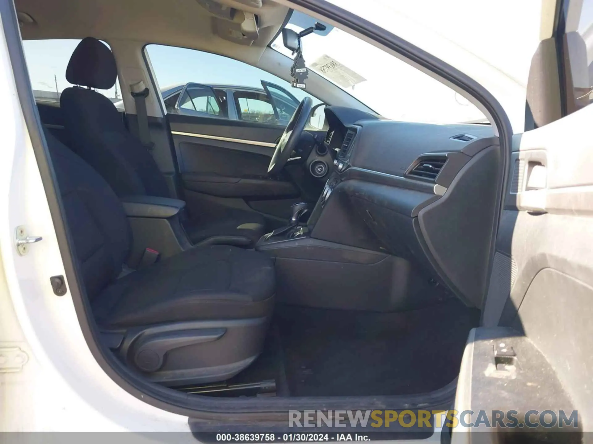 5 Фотография поврежденного автомобиля 5NPD74LF4KH439714 HYUNDAI ELANTRA 2019